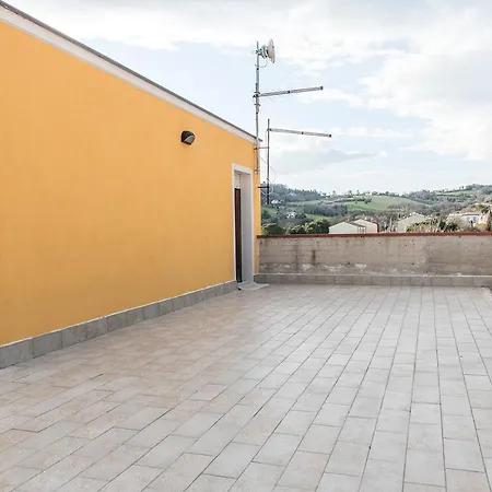S290 - Sirolo, Ampio E Luminoso Quadrilocale Con Balcone * سيرولو